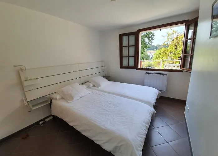 3 Allee De L'oree Du *