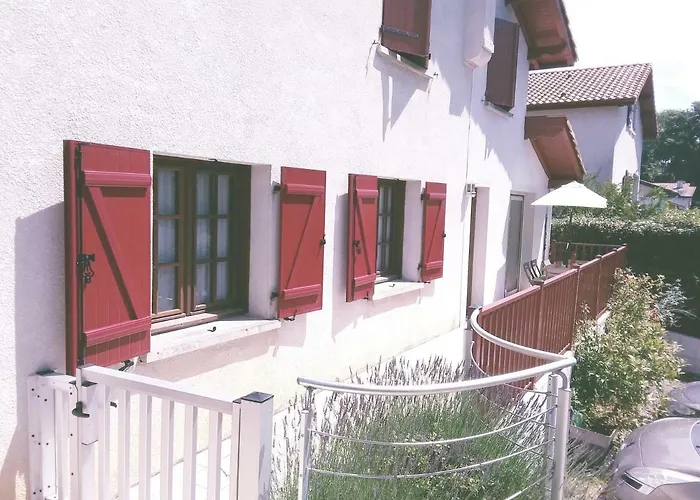 3 Allée De L'orée Du *