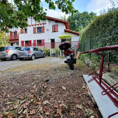 3 Allée De L'orée Du *