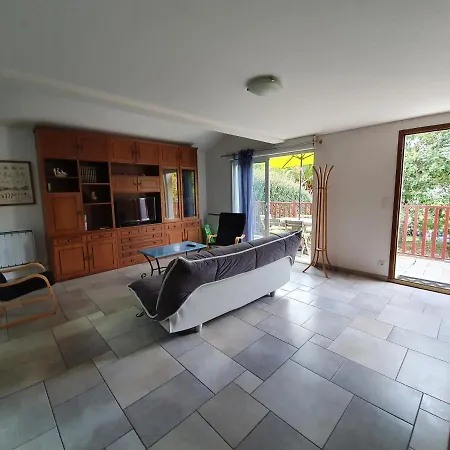 Appartement 3 Allée De L'orée Du *